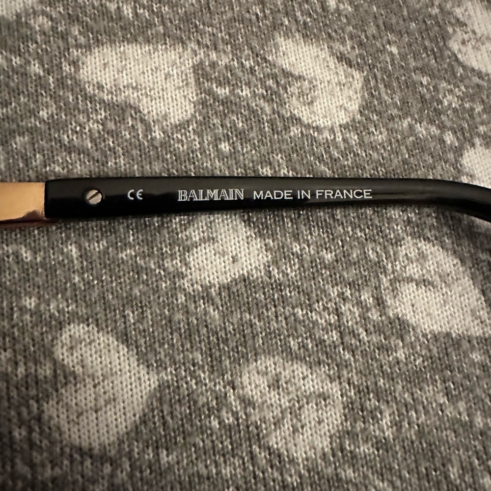 Black and Gold Sunglasses - Picture 5 of 6